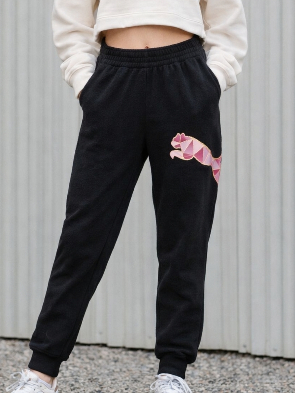 🖤 Puma Black Joggers w/ Pink Logo – Youth XL / Women’s XS-S 🖤